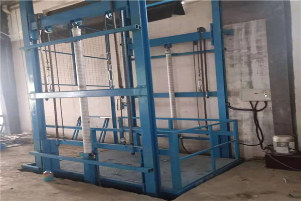 安裝導軌式升降機的優(yōu)點